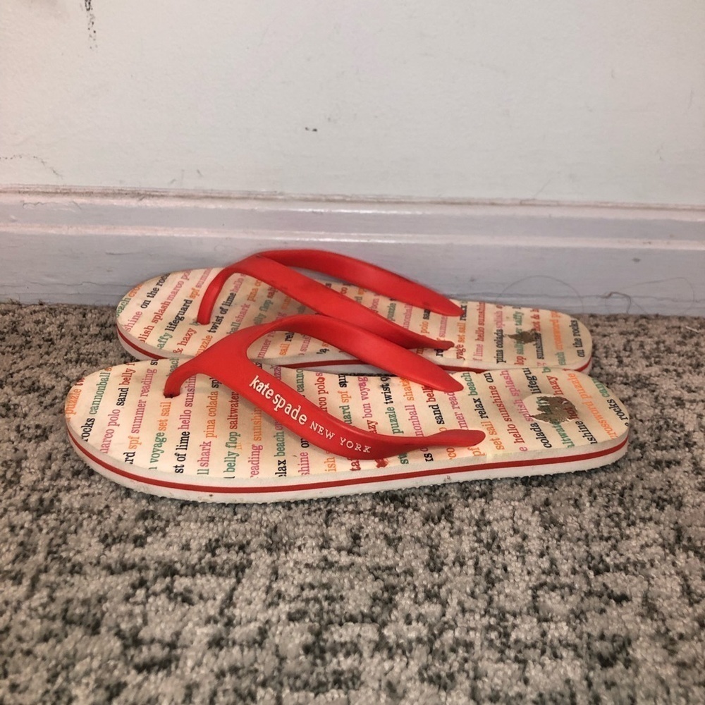 Kate Spade New York Red & White Print Flip Flops Size 7
